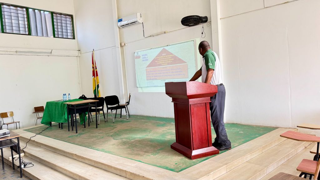 Momento do workshop no auditório do ISGE-GM